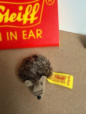 Steiff Brown Hedgehog  “Snucki”with Yellow Tag 1670/06